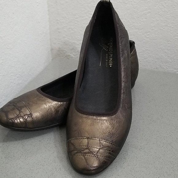 Donald J. Pliner Shoes - 🍏 Donald J. Pliner Flats
